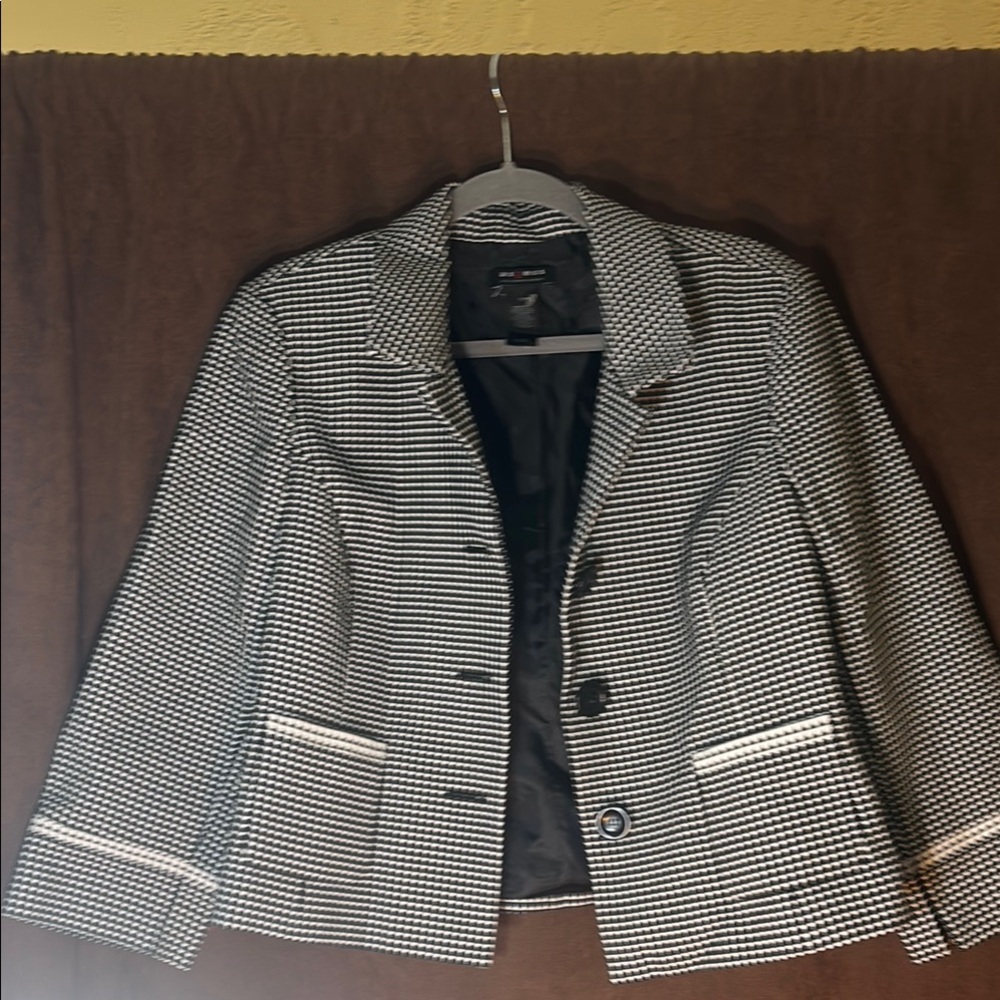 Stylish Black and White Women's Blazer
